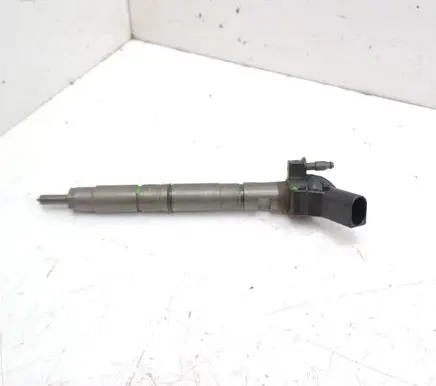 Audi A5 8T 8F Fuel injector 0445116023