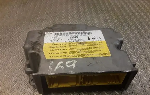 Mercedes-Benz A W169 Airbag control unit/module 1698206626