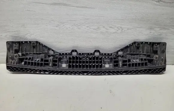 Suzuki Swift III Front bumper skid plate/under tray 7246152R0