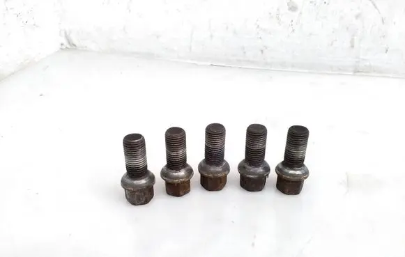 Nuts/bolts