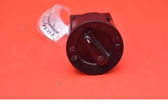 Skoda Octavia Mk1 (1U) Light switch 3B0941531A