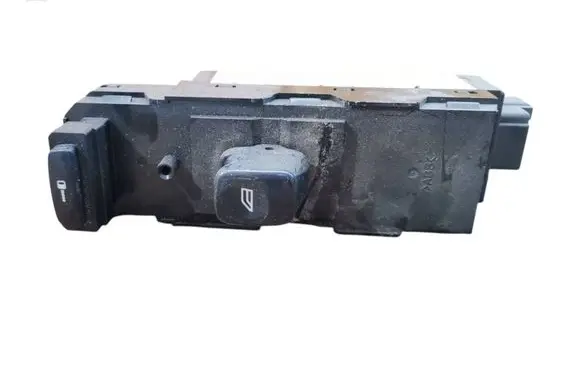 Volvo XC70 Electric window control switch 30658147 04W10E MP10AA00121