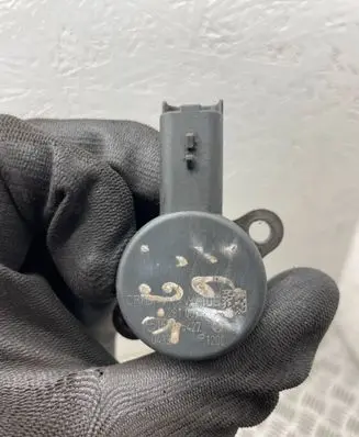 Suzuki Grand Vitara I Fuel pressure regulator 281002872