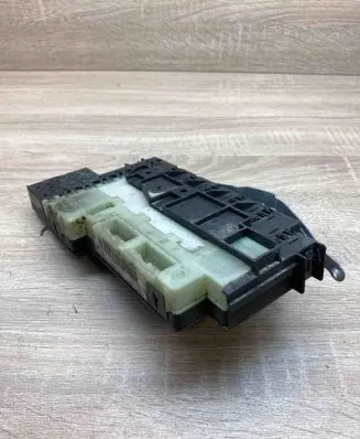 Renault Clio II Fuse module 7700415565 216522174A