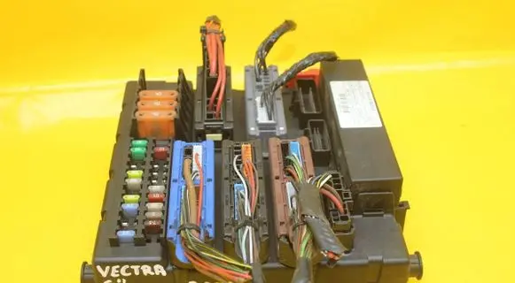 Opel Vectra C Fuse box set 13189923 460023260
