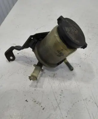 Toyota Avensis T250 Power steering fluid tank/reservoir