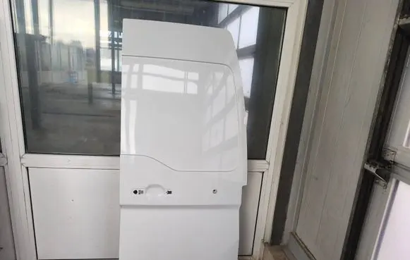 Renault Master IV Rear door