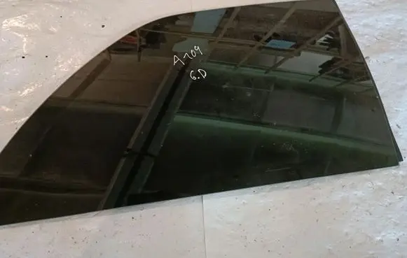 Toyota Yaris Rear side window E643R00048 AS2