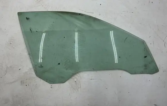 BMW 5 E39 Front door window glass four-door 43R000982