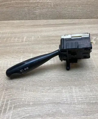 Toyota RAV 4 (XA20) Indicator stalk 173648