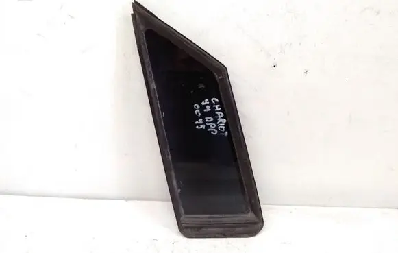 Mitsubishi Space Wagon Front door vent window glass four-door 