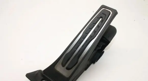 BMW i4 Accelerator throttle pedal 6889821