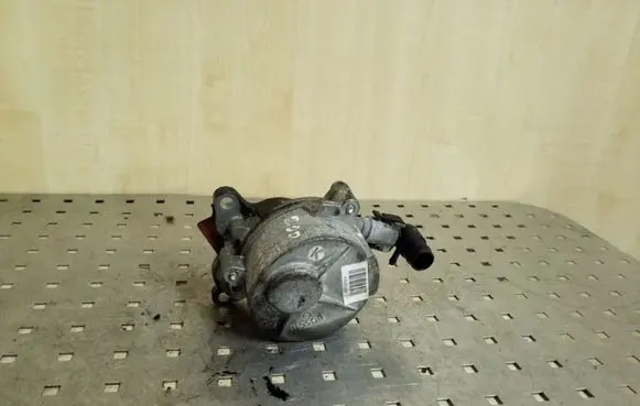 Nissan X-Trail T31 Vacuum pump 472458A