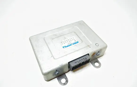 Mitsubishi Pajero Engine control unit/module MC899777 6402 K8T73075