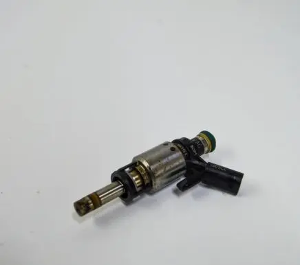 Audi A6 S6 C7 4G Fuel injector 06L906036K