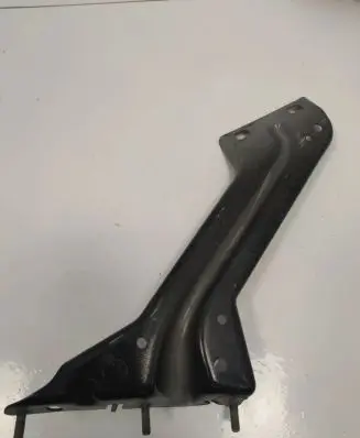 Audi Q5 SQ5 Fender mounting bracket 8R0821136