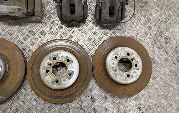 BMW 6 F12 F13 Brake discs and calipers set 32345699 6898729 6898730