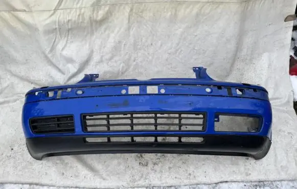 Volkswagen Golf IV Front bumper 1J0807221