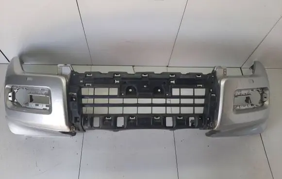 Mitsubishi Pajero Front bumper 6400g152zz