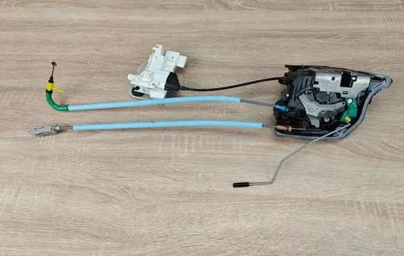 BMW X5 G05 Rear door lock 7477703 7444673