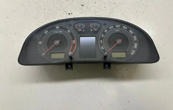 Skoda Superb B5 (3U) Speedometer (instrument cluster) 3U0920841D 110080115