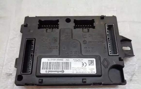 Renault Clio IV Engine control unit/module 284B16557R