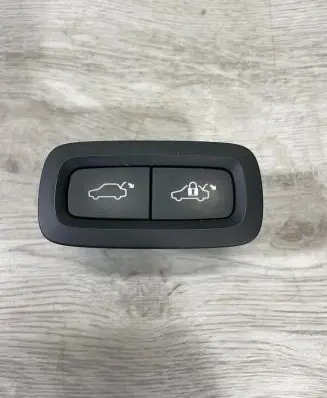 Volvo XC90 Tailgate/boot open switch button 31376890 15W124