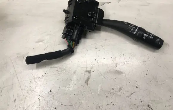 Hyundai Santa Fe Wiper control stalk 2002004728