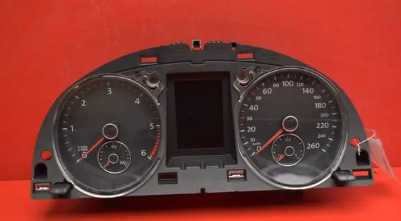 Volkswagen PASSAT B6 Speedometer (instrument cluster) 3AA920870A