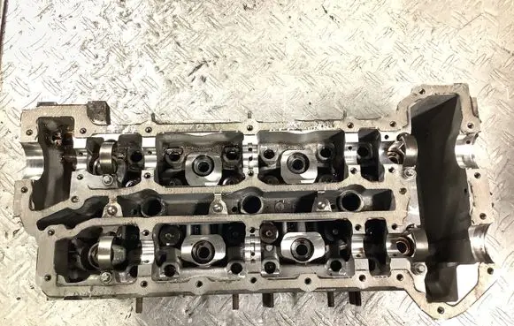 Mercedes-Benz Vito Viano W639 Engine head R642016 A6420101221 A642010122115500