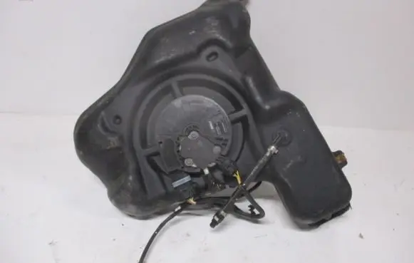Land Rover Discovery Sport AdBlue liquid reservoir GK725J228A