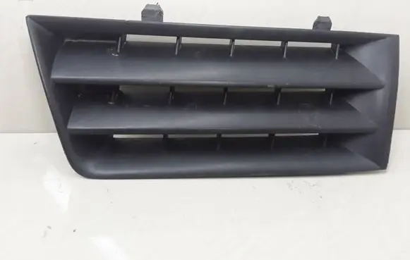 Renault Megane II Front bumper upper radiator grill 8200114156