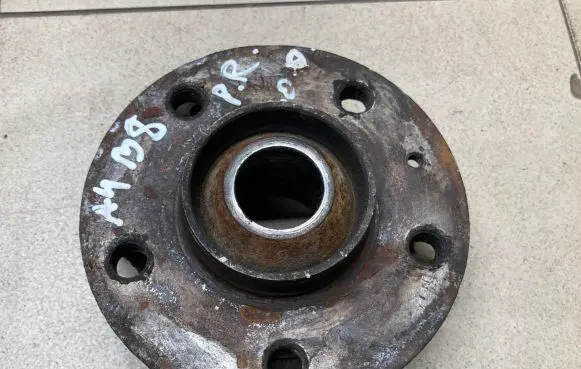 Audi A4 S4 B8 8K Front wheel bearing hub 
