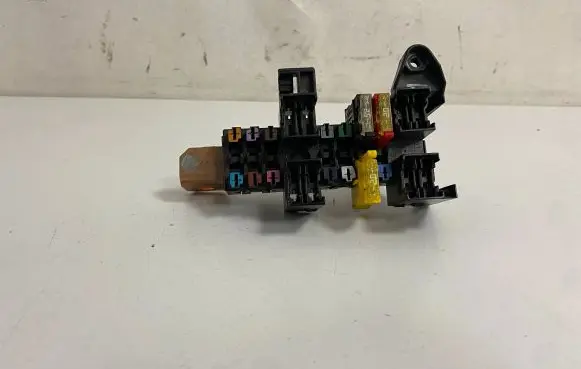 Mercedes-Benz Vito Viano W639 Fuse module A6395400050