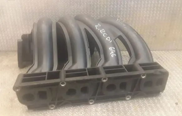 Mercedes-Benz C W203 Intake manifold 6110903537 A6110903537