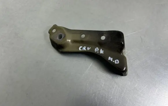 Honda CR-V Fender mounting bracket
