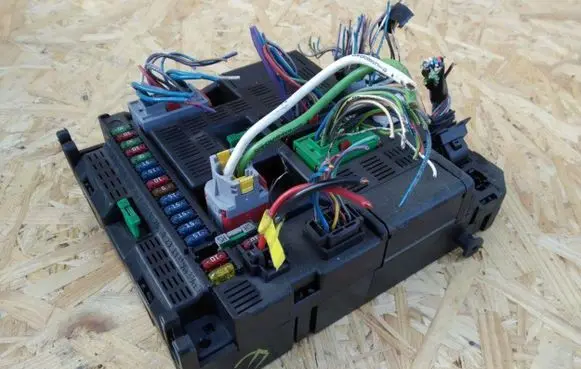 Peugeot 307 Comfort/convenience module 9644098380