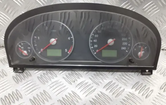 Ford Mondeo Mk III Speedometer (instrument cluster) 1S7T-10849-JE