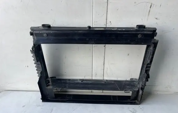 BMW 5 E60 E61 Radiator trim 7787830 10519311 A66G3