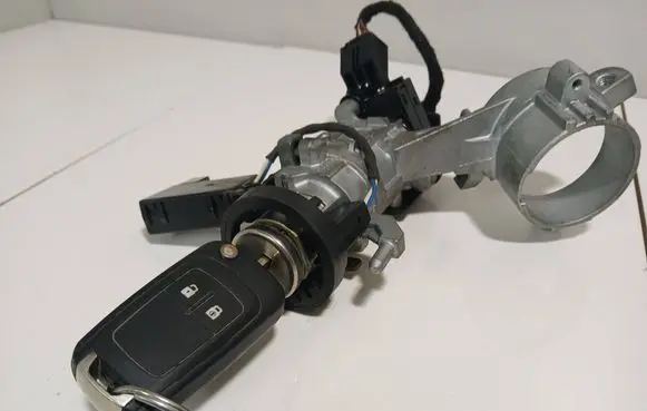Opel Insignia A Ignition lock 13326419