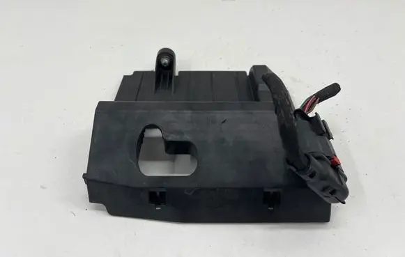 Mercedes-Benz CLA C118 X118 Battery box tray cover/lid A2475411000