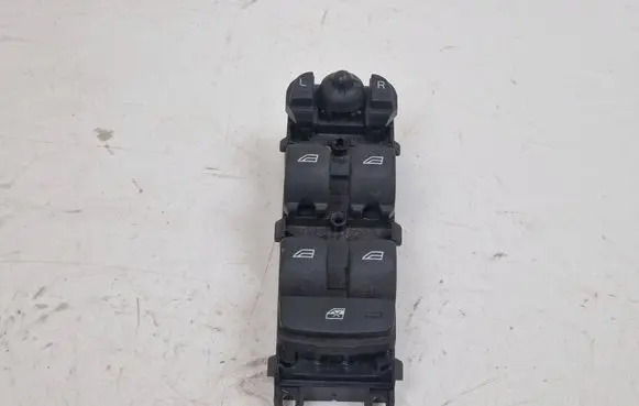Land Rover Freelander 2 - LR2 Electric window control switch