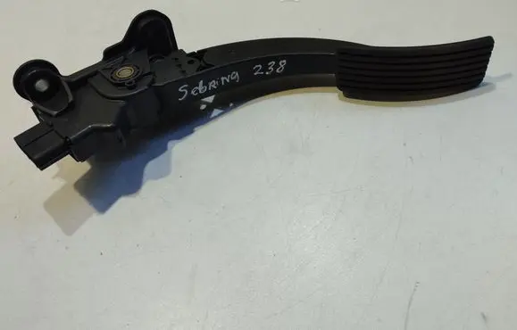 Chrysler Sebring (JS) Accelerator throttle pedal 04891585AB 06340B2B