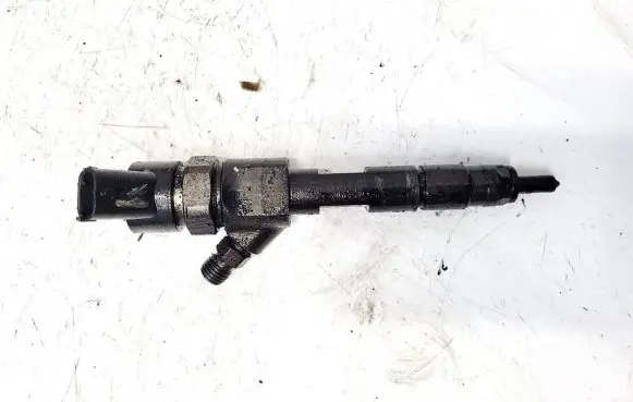 Nissan Primera Fuel injector 0445110110b 8208100272