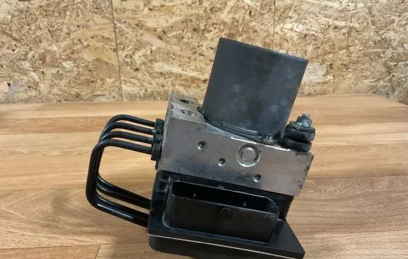 Audi A4 S4 B7 8E 8H ABS Pump 8E0910517D 8E0614517AK