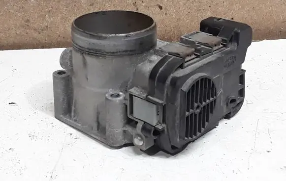 Volkswagen Golf V Throttle valve 03C133062A