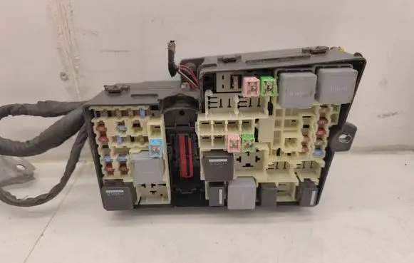 Volvo V40 Fuse module E02345500