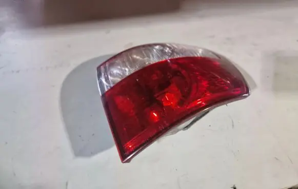 Toyota Avensis Verso Rear/tail lights