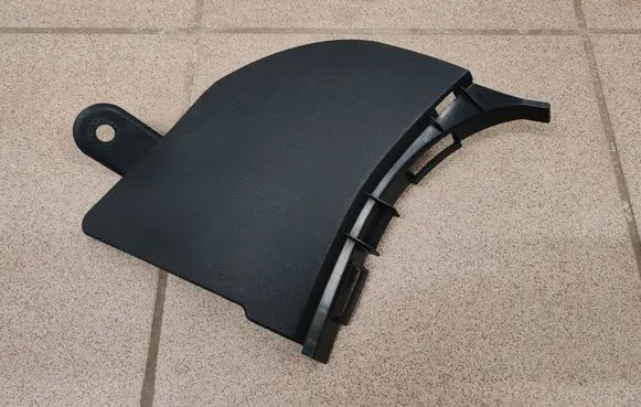 Foot area side trim