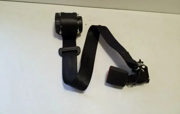 Volkswagen PASSAT B8 Middle seatbelt (rear) 3V0857740A